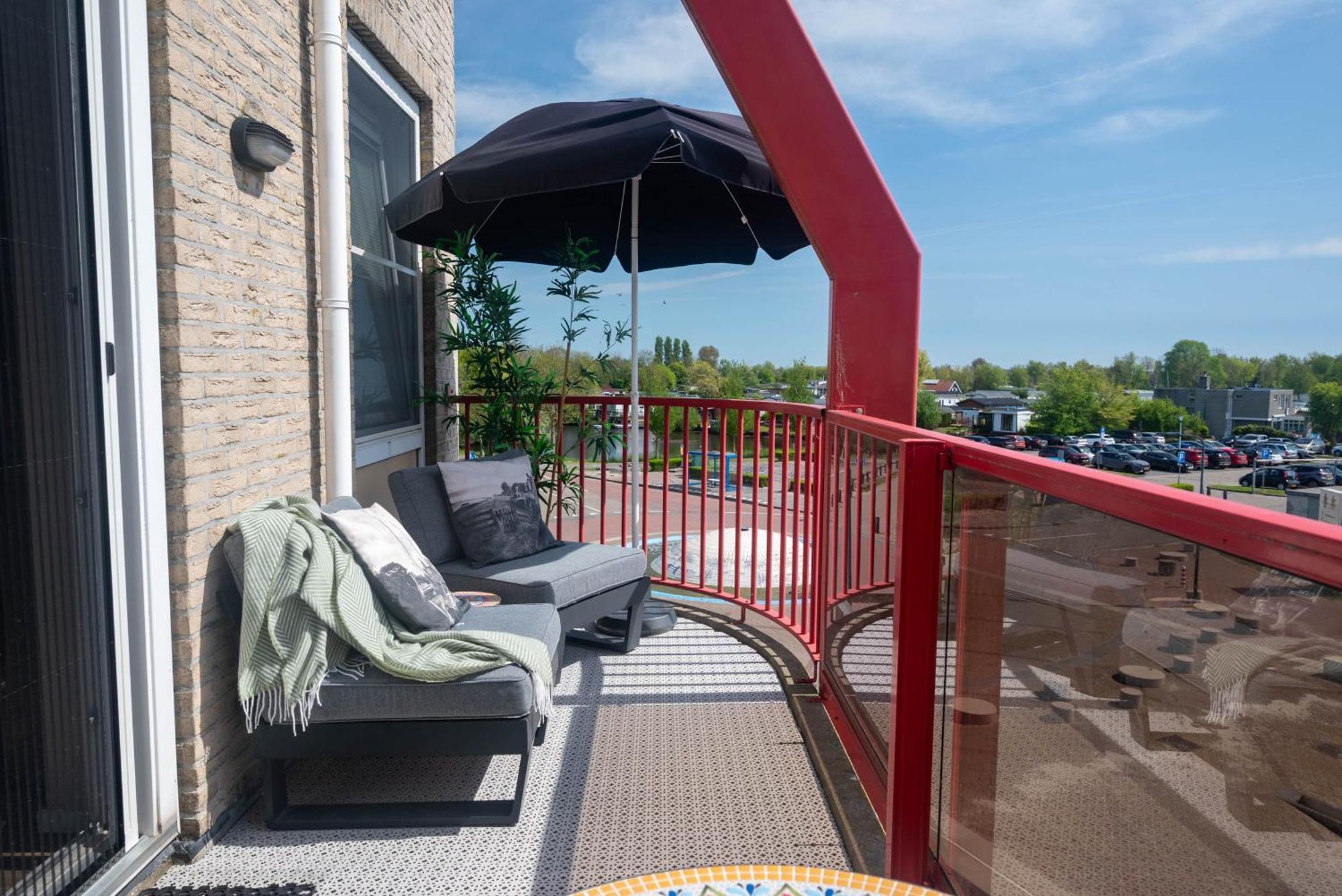 Zuiderzeestate 35, Prachtig Appartement Aan Het Ijsselmeer Макум Екстериор снимка