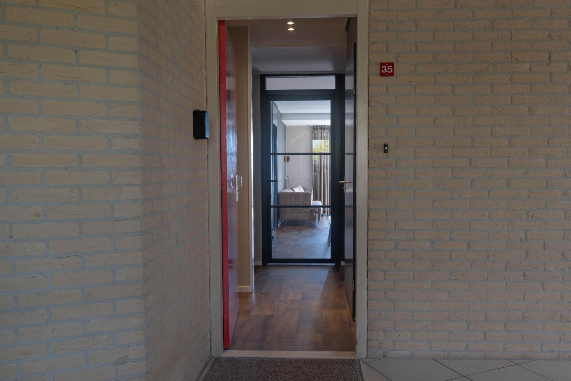 Zuiderzeestate 35, Prachtig Appartement Aan Het Ijsselmeer Макум Екстериор снимка