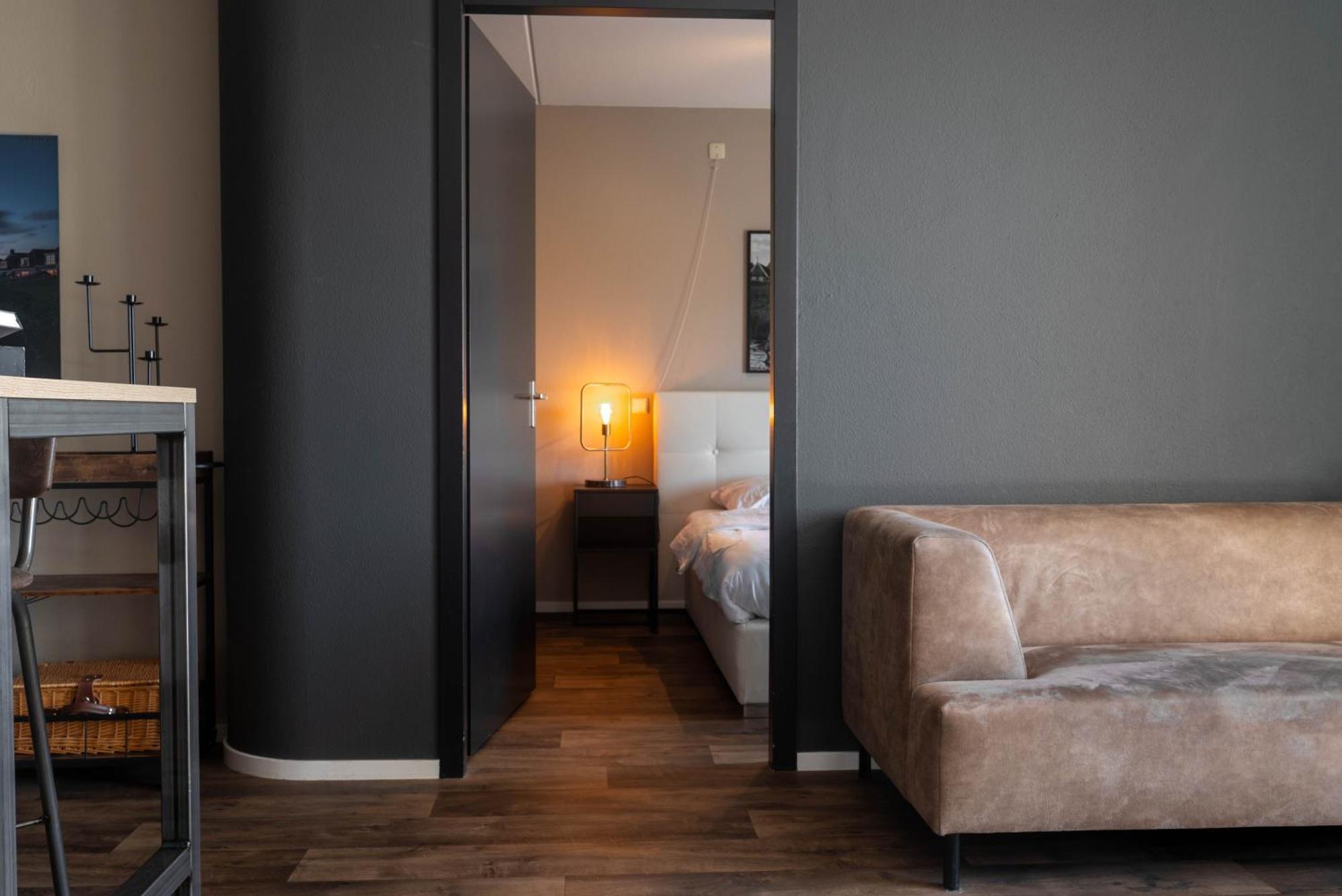 Zuiderzeestate 35, Prachtig Appartement Aan Het Ijsselmeer Макум Екстериор снимка