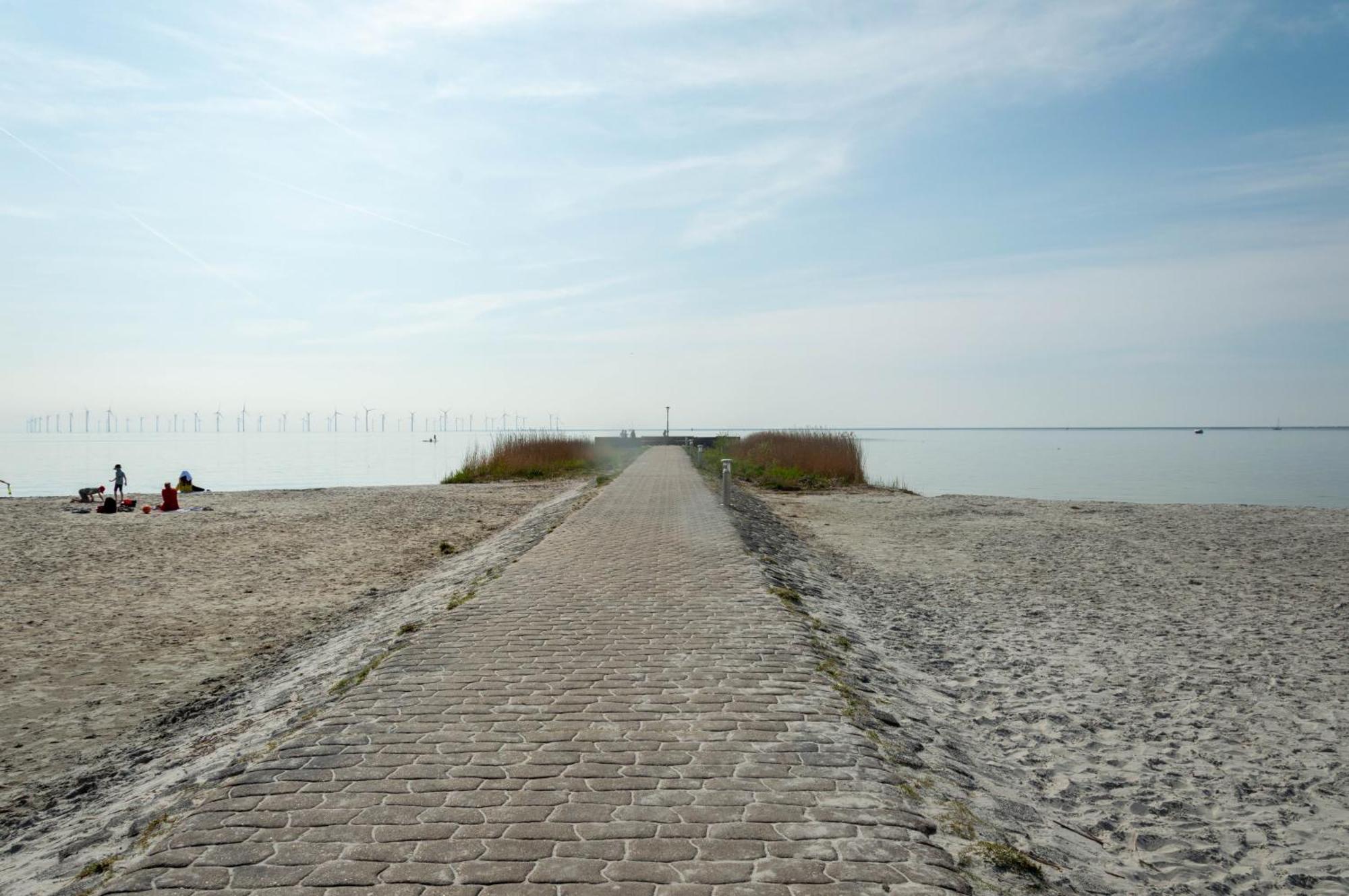 Zuiderzeestate 35, Prachtig Appartement Aan Het Ijsselmeer Макум Екстериор снимка