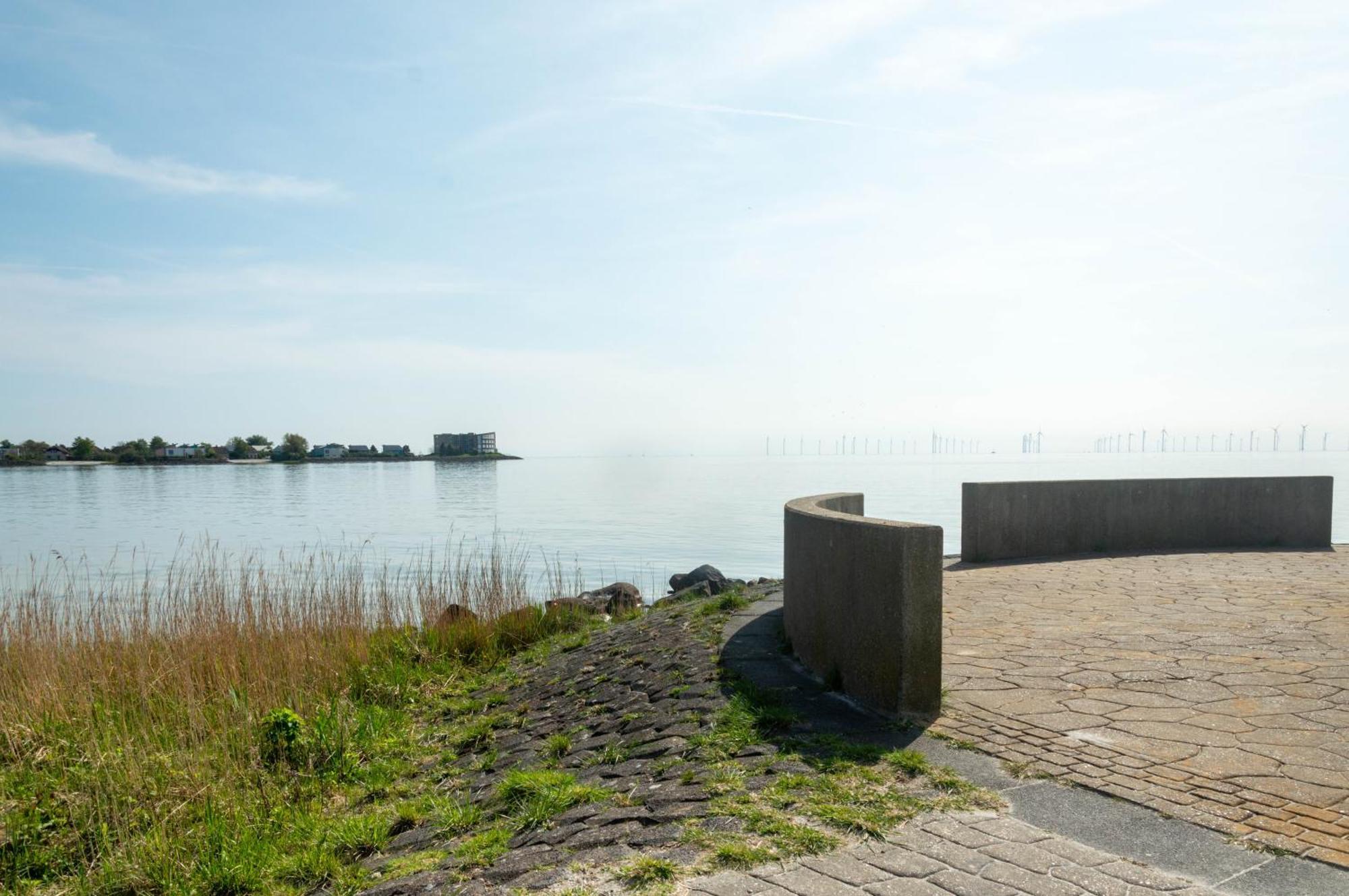 Zuiderzeestate 35, Prachtig Appartement Aan Het Ijsselmeer Макум Екстериор снимка